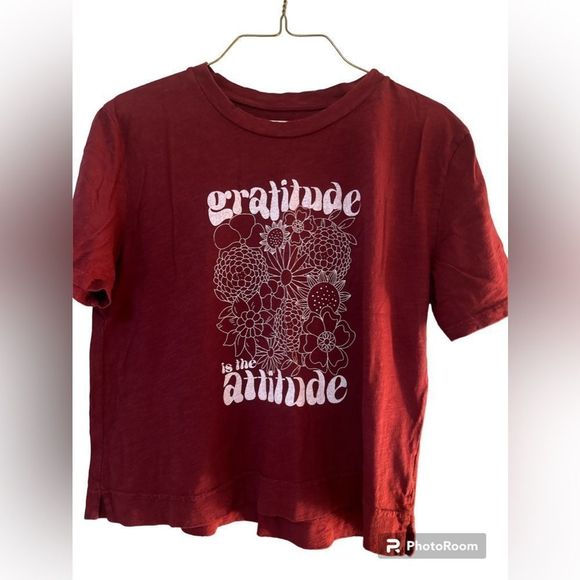 EUC Dark Red Women’s Crop Graphic Tee. Gratitude is the Attitude! - Picture 1 of 2